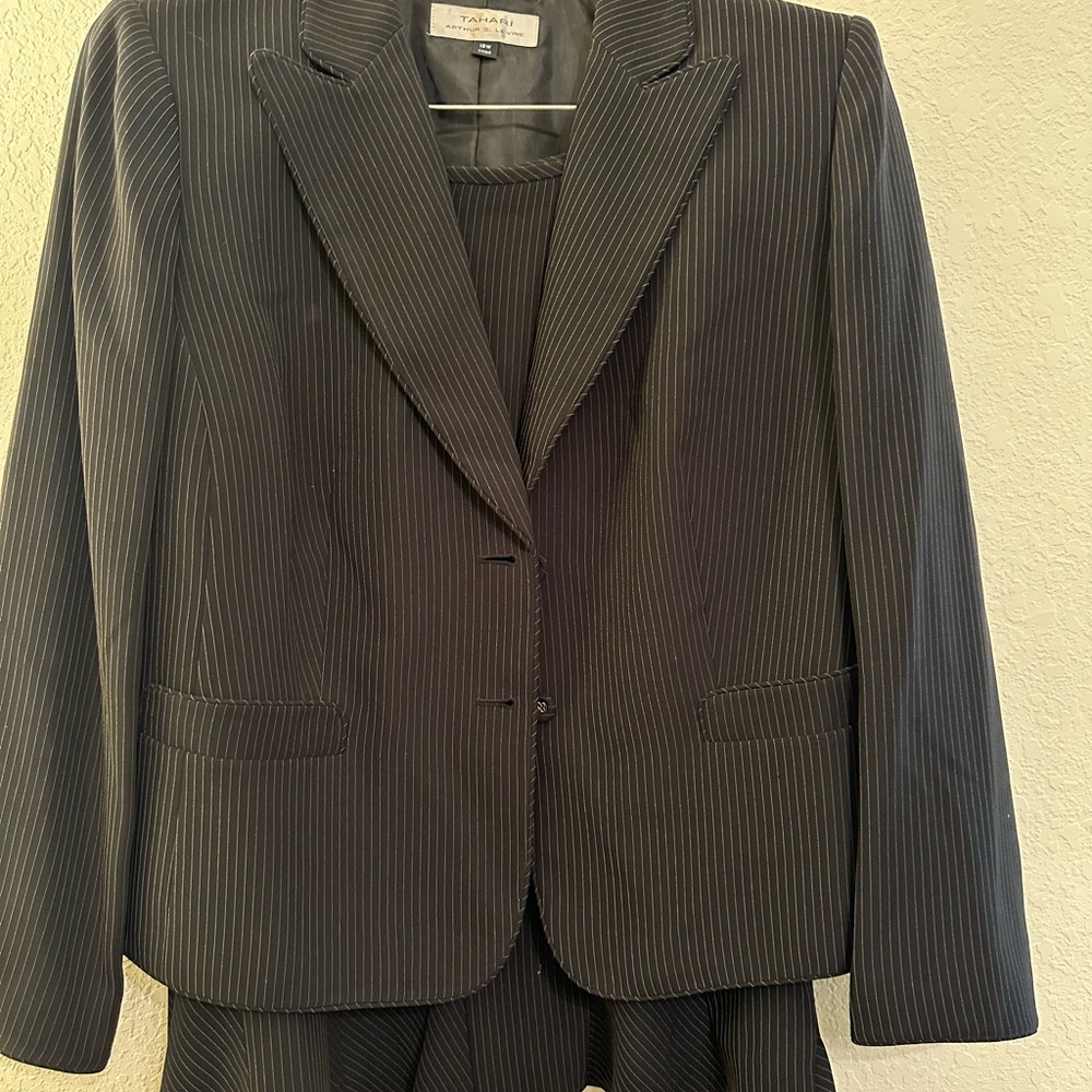 Black Formal Suit with Tailored Fit and Notched Lapels